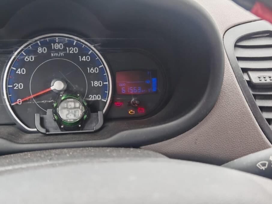 HYUNDAI I-10 2013 61.000 Kms.