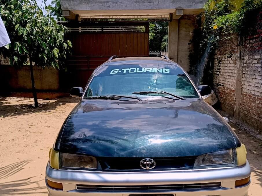 TOYOTA COROLLA 1996 300.000 Kms.