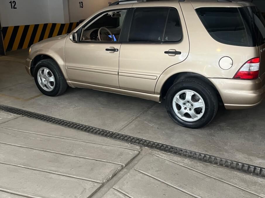 MERCEDES BENZ ML 2004 175.000 Kms.