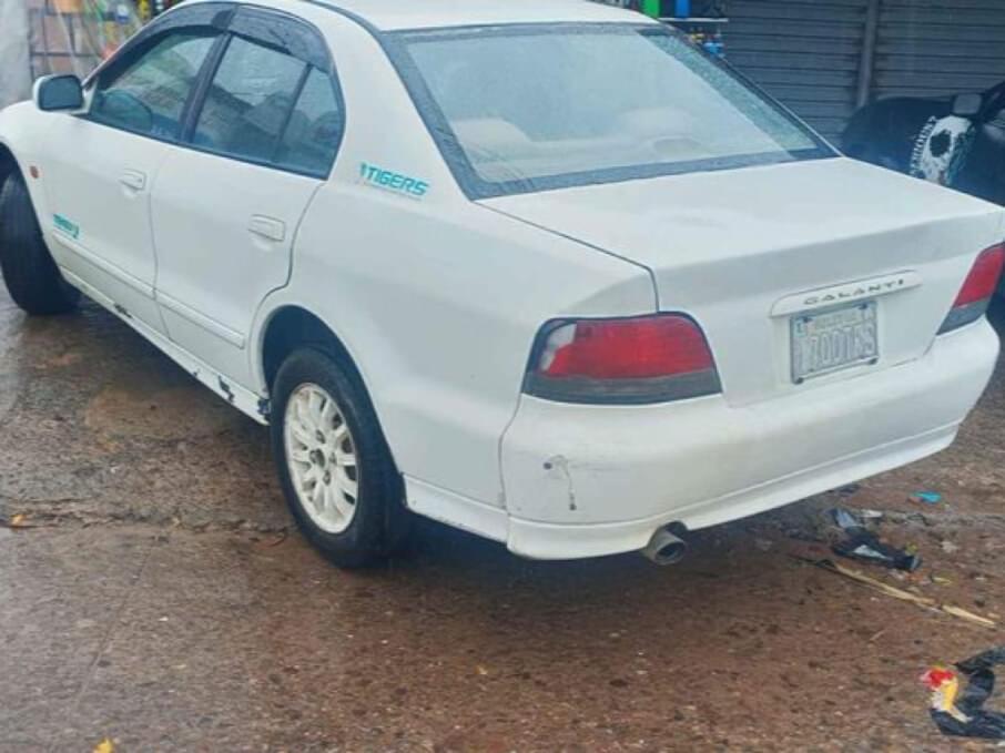 MITSUBISHI GALANT 1997 110.000 Kms.