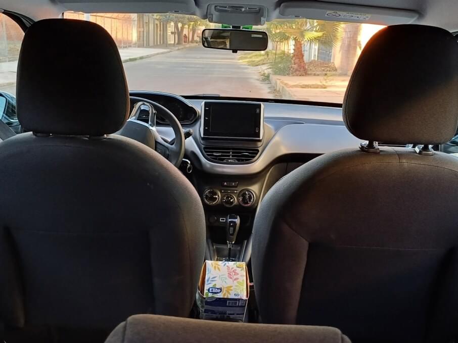 PEUGEOT 2008 2023 11.000 Kms.