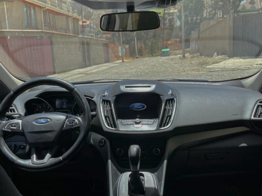 FORD ESCAPE 2018 63.000 Kms.