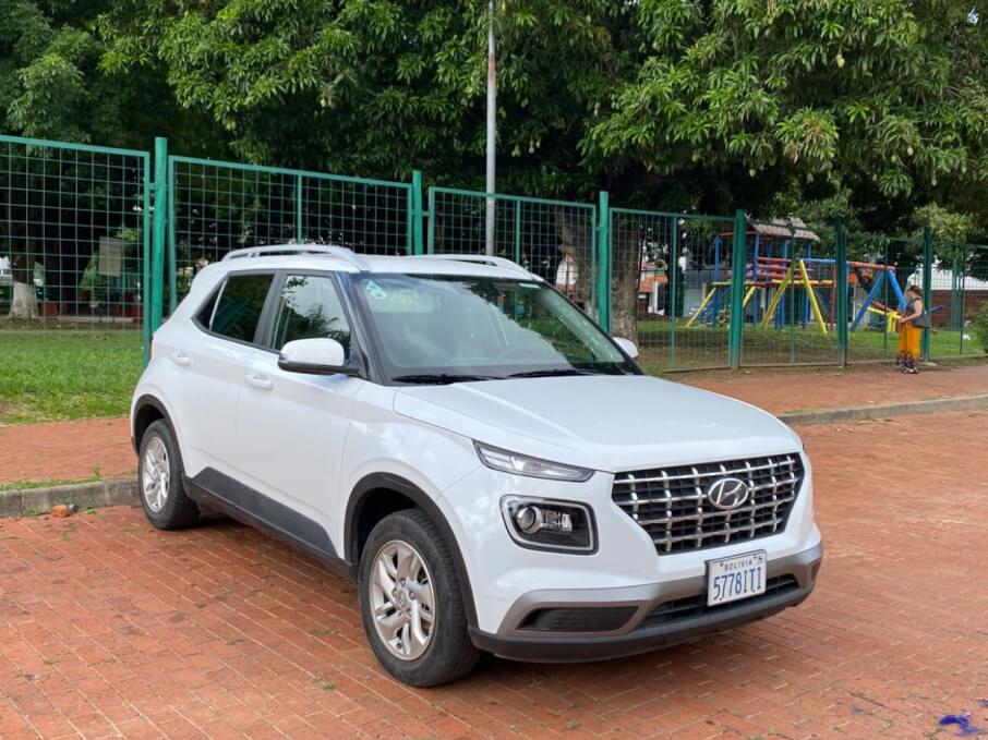 HYUNDAI VENUE 2022 36.000 Kms.