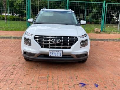 HYUNDAI VENUE 2022 36.000 Kms.