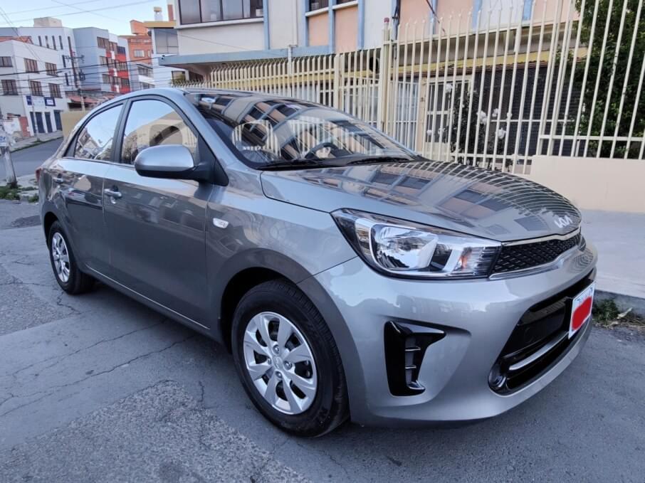 KIA SOLUTO 2025 700 Kms.