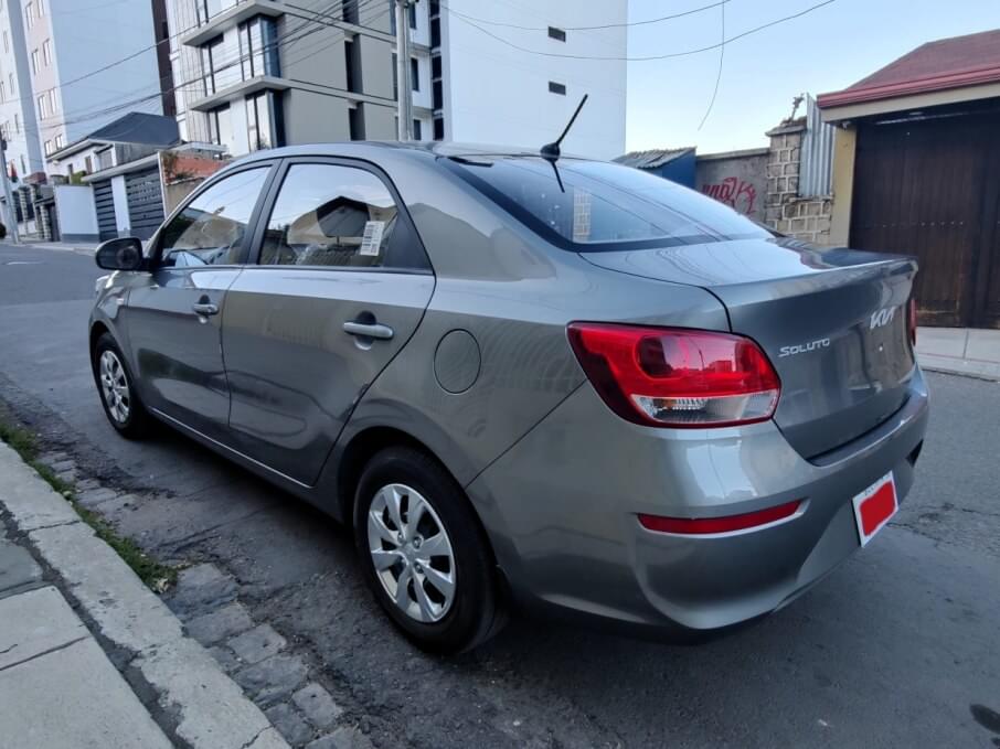 KIA SOLUTO 2025 700 Kms.