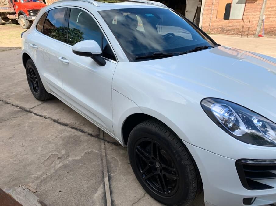 PORCHE LUXOR 2015 110.000 Kms.