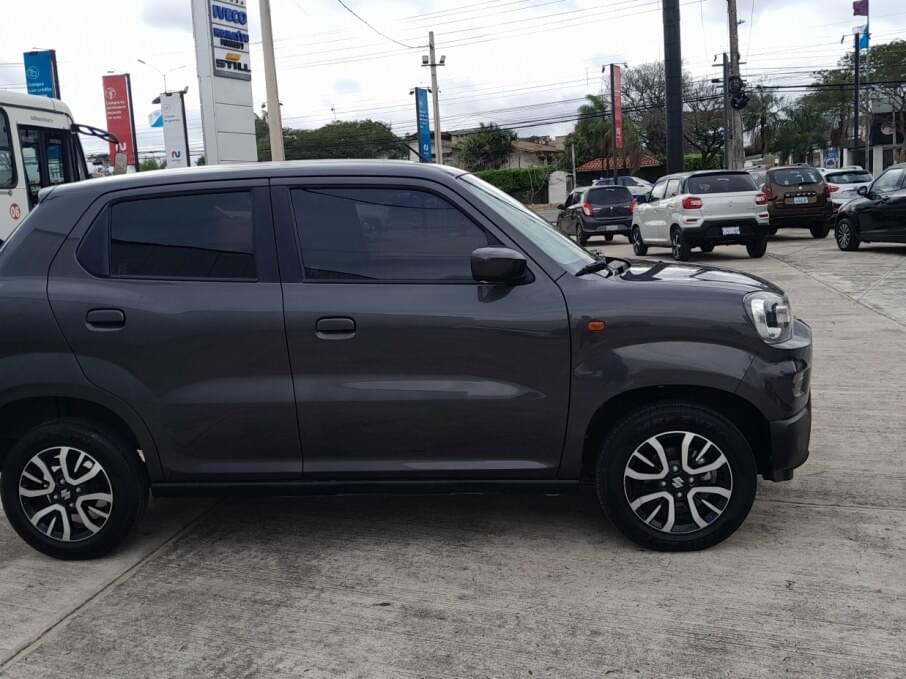 SUZUKI S-PRESSO 2024 9.300 Kms.