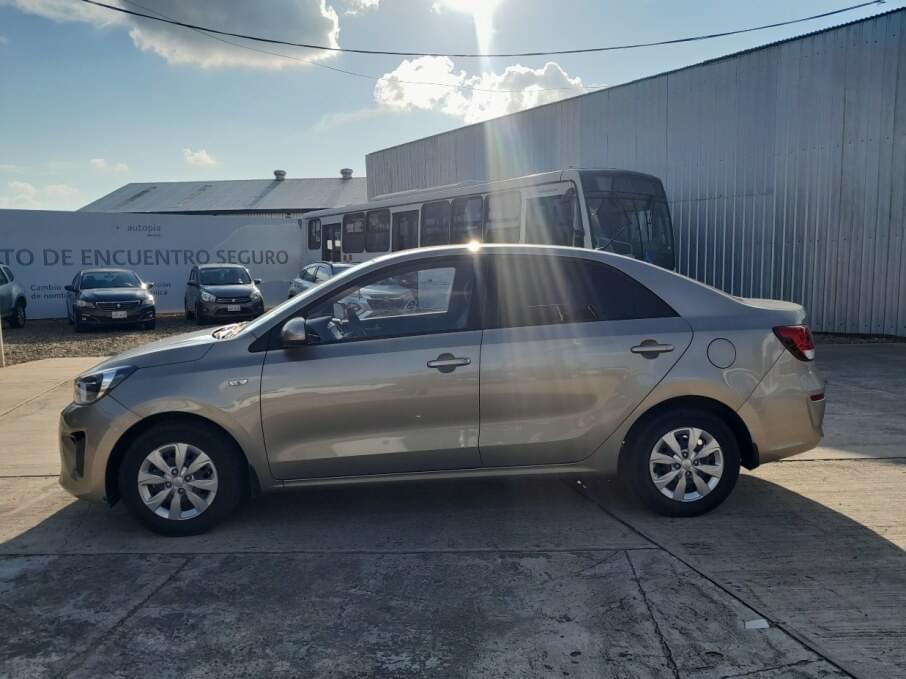KIA SOLUTO 2025 23.700 Kms.