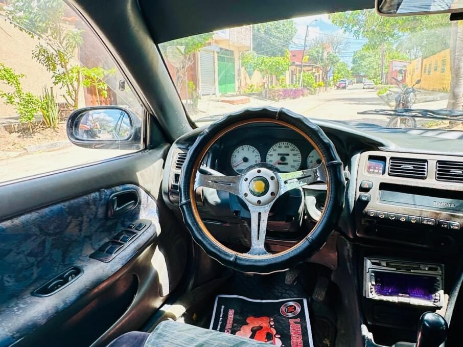 TOYOTA COROLLA 1996 80.000 Kms.