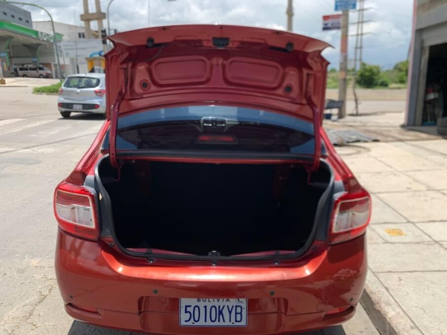 RENAULT LOGAN 2019 75.000 Kms.