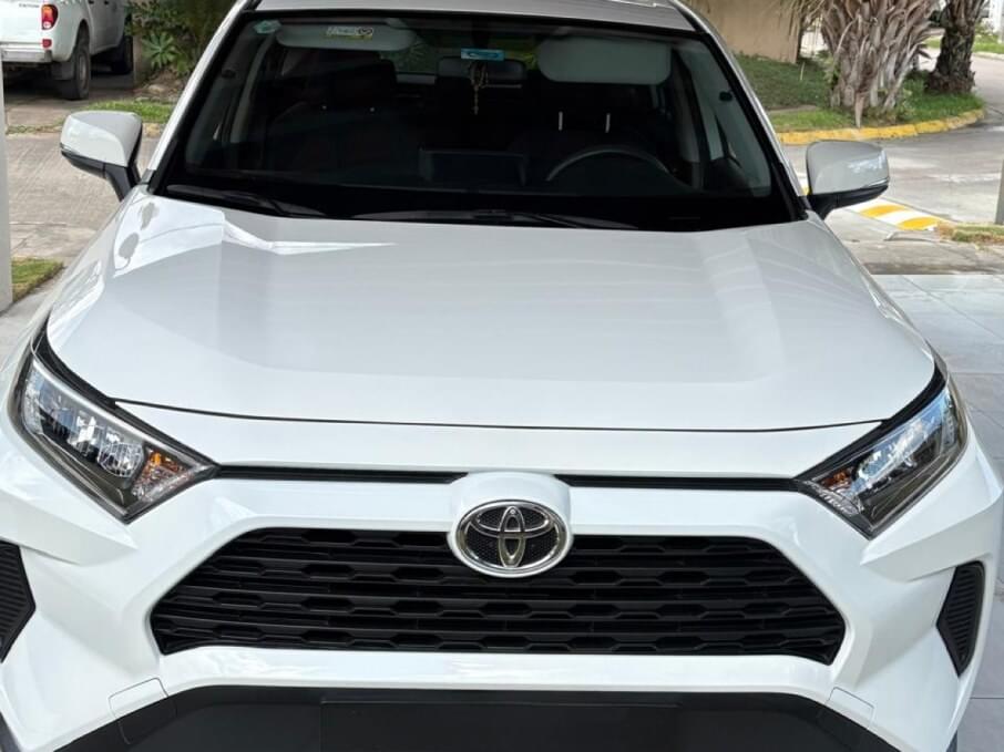 TOYOTA RAV4 2024 35.000 Kms.