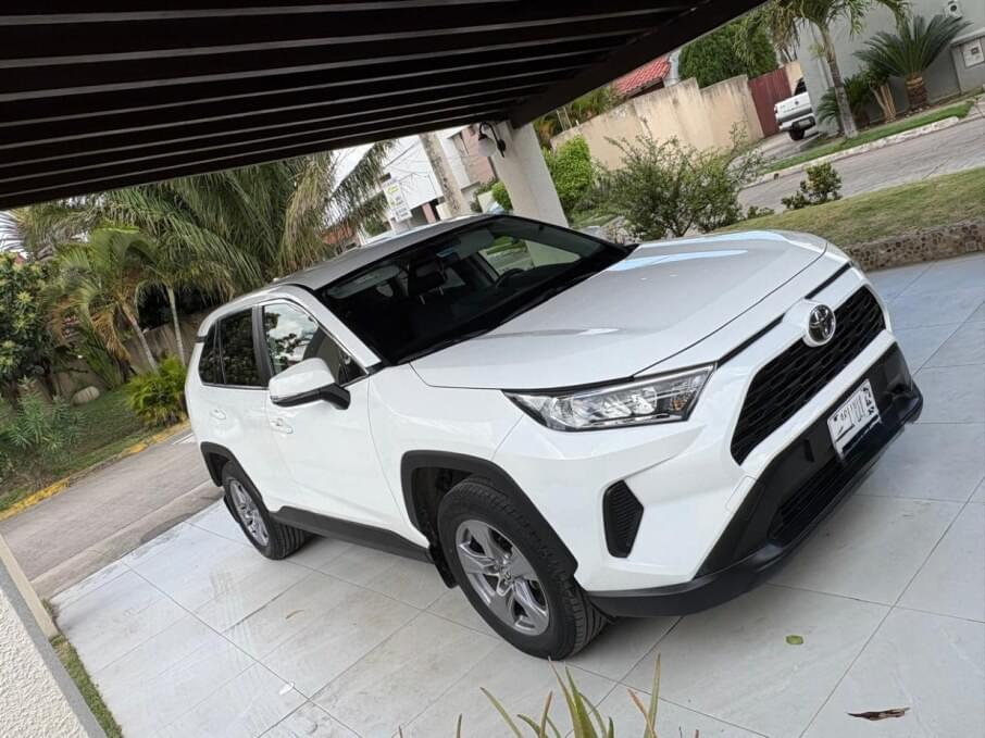 TOYOTA RAV4 2024 35.000 Kms.