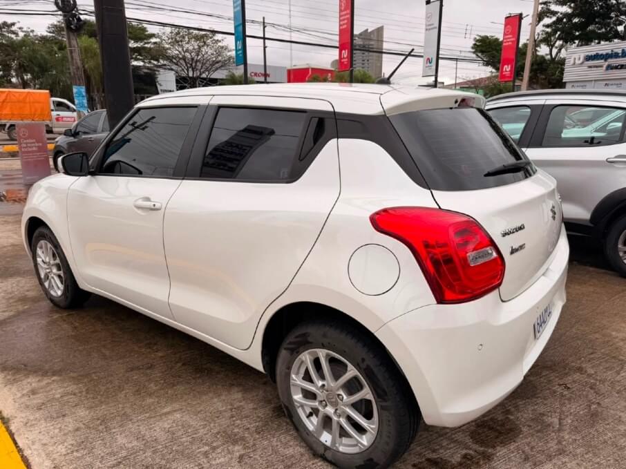 SUZUKI SWIFT 2025 13.590 Kms.