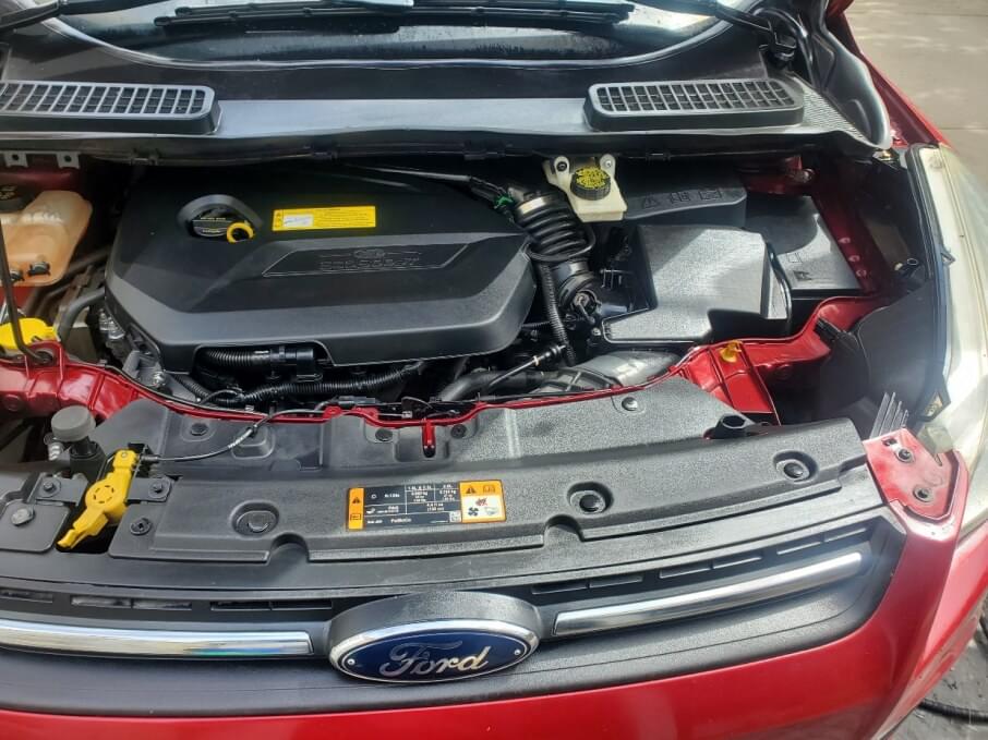 FORD ESCAPE 2016 82.000 Kms.