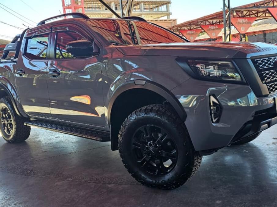 NISSAN FRONTIER 2022 120.000 Kms.