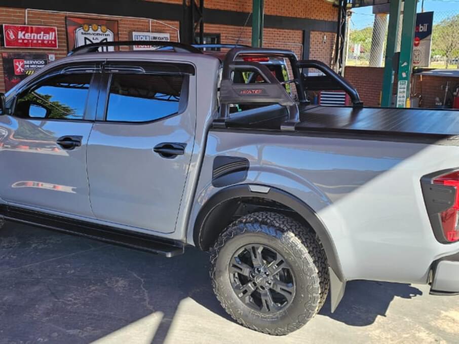 NISSAN FRONTIER 2022 120.000 Kms.