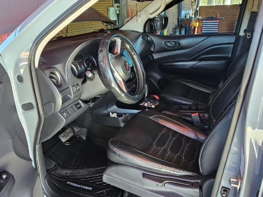NISSAN FRONTIER 2022 120.000 Kms.