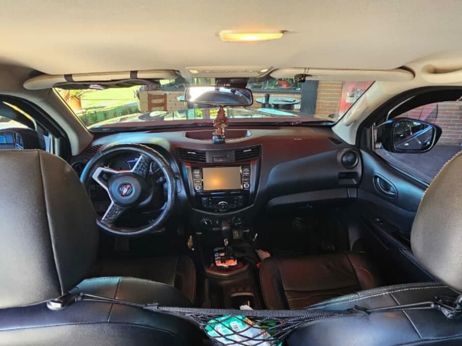 NISSAN FRONTIER 2022 120.000 Kms.