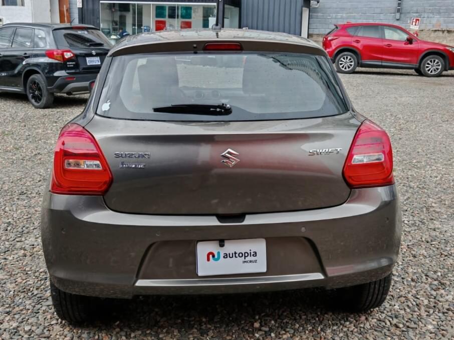 SUZUKI SWIFT 2024 22.200 Kms.