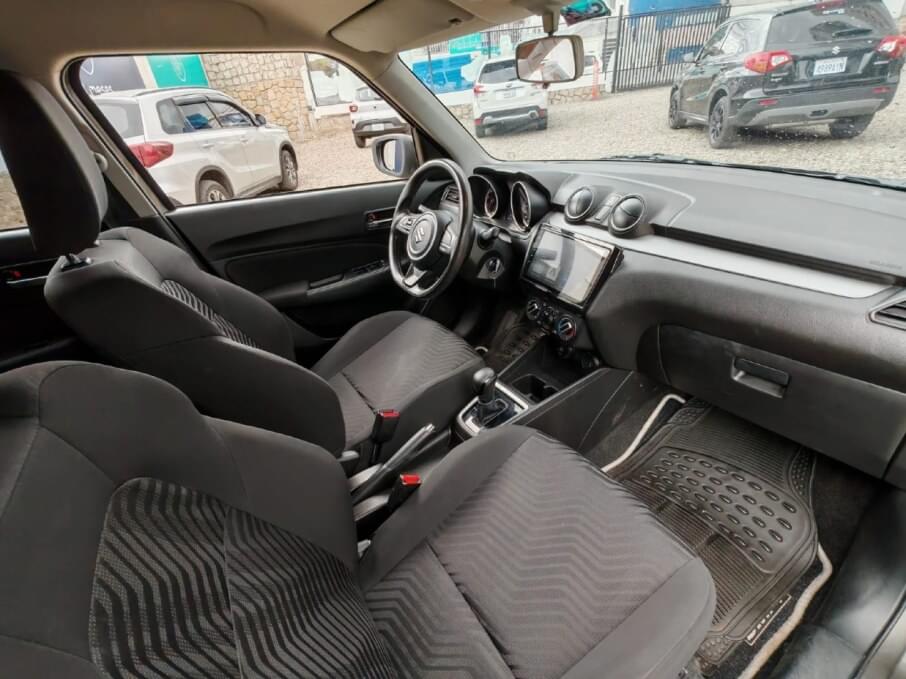 SUZUKI SWIFT 2024 22.200 Kms.