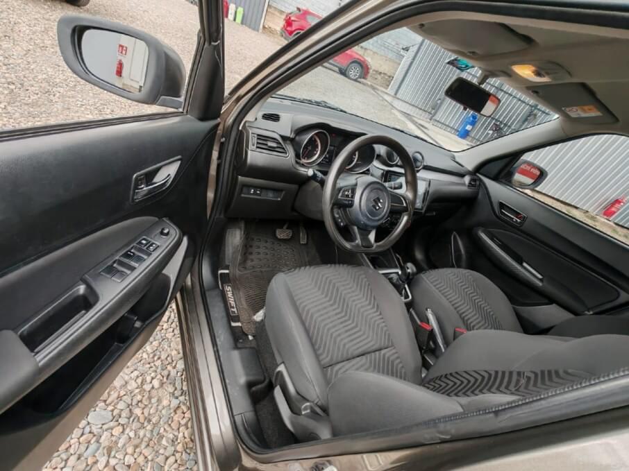 SUZUKI SWIFT 2024 22.200 Kms.