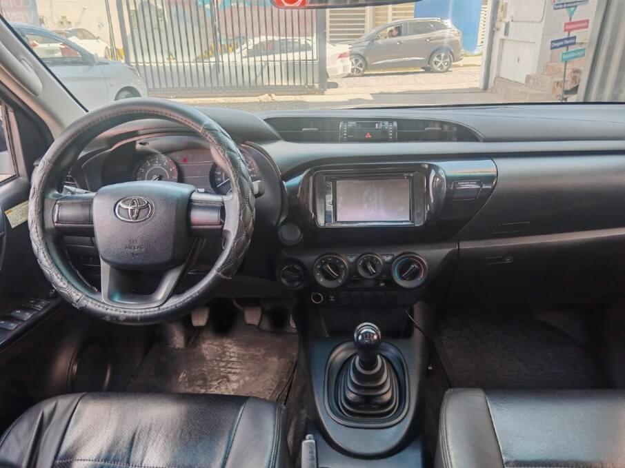 TOYOTA HILUX 2016 64.000 Kms.