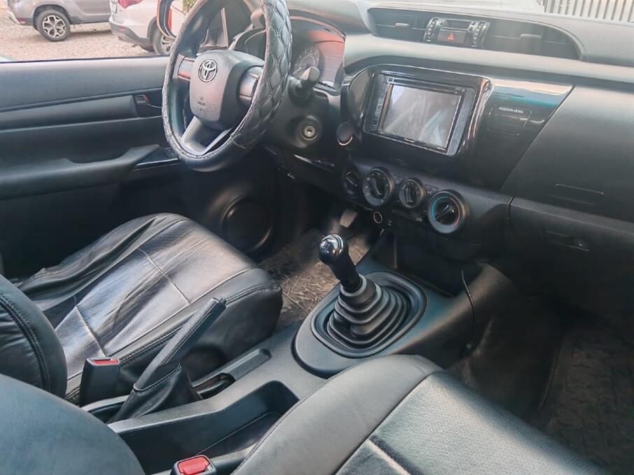 TOYOTA HILUX 2016 64.000 Kms.