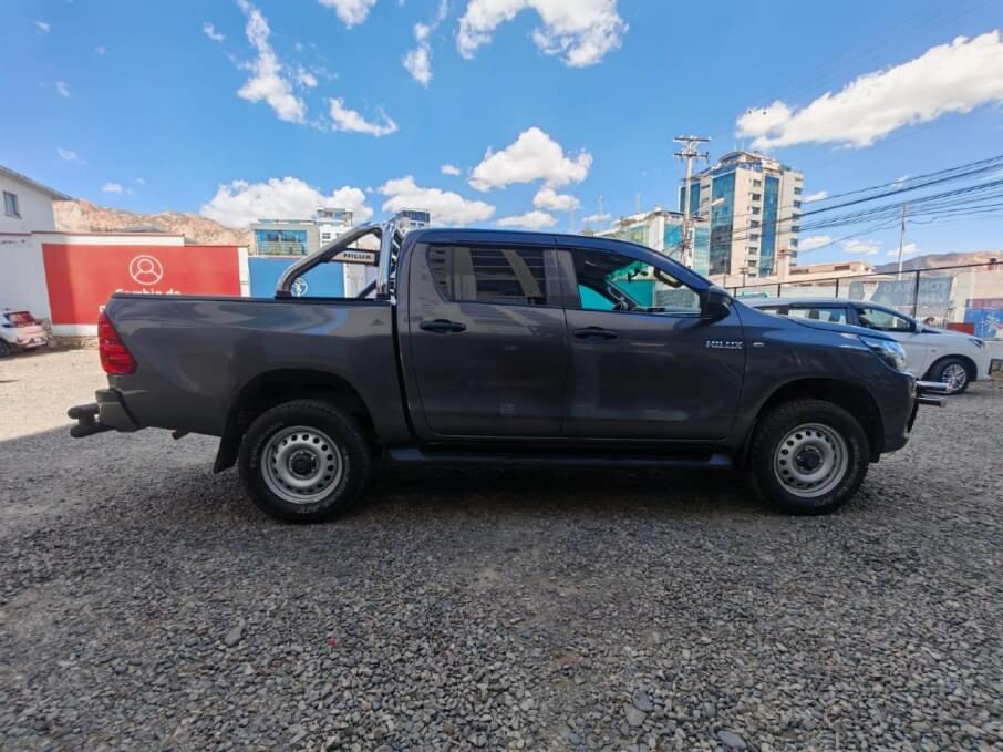 TOYOTA HILUX 2016 64.000 Kms.