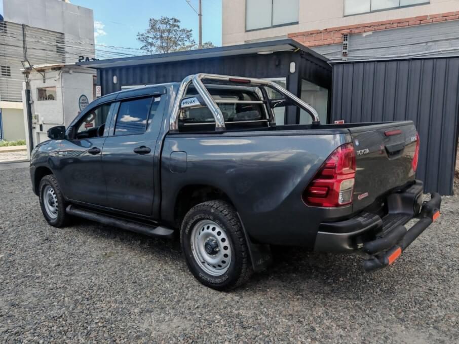 TOYOTA HILUX 2016 64.000 Kms.