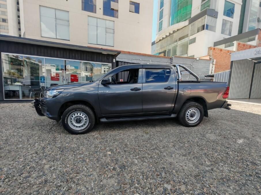 TOYOTA HILUX 2016 64.000 Kms.