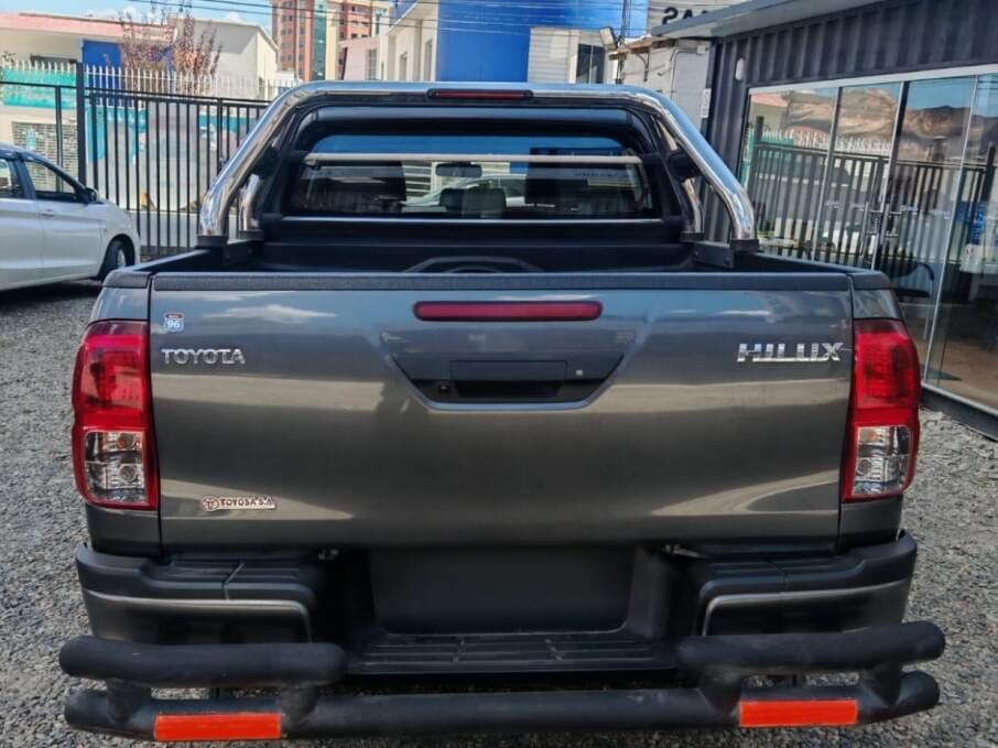 TOYOTA HILUX 2016 64.000 Kms.