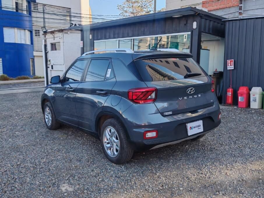 HYUNDAI VENUE 2026 9.900 Kms.