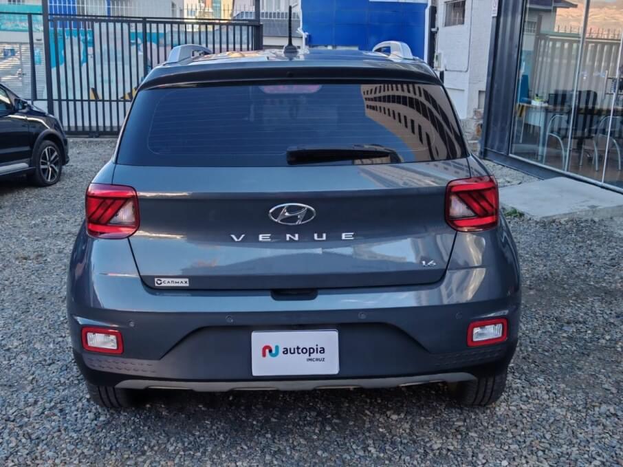 HYUNDAI VENUE 2026 9.900 Kms.