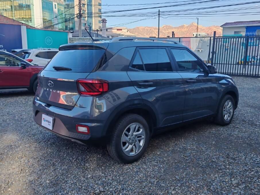 HYUNDAI VENUE 2026 9.900 Kms.