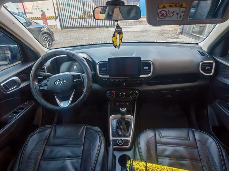 HYUNDAI VENUE 2026 9.900 Kms.