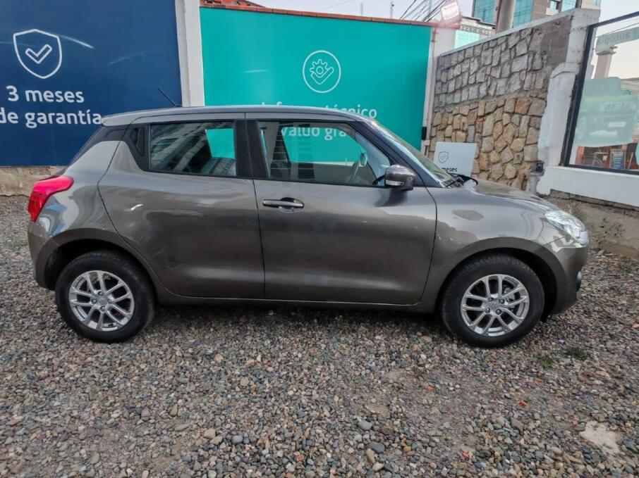 SUZUKI SWIFT 2023 990 Kms.