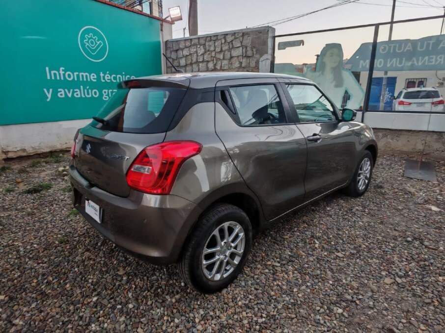 SUZUKI SWIFT 2023 990 Kms.