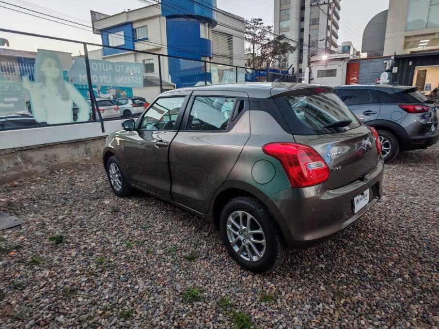 SUZUKI SWIFT 2023 990 Kms.