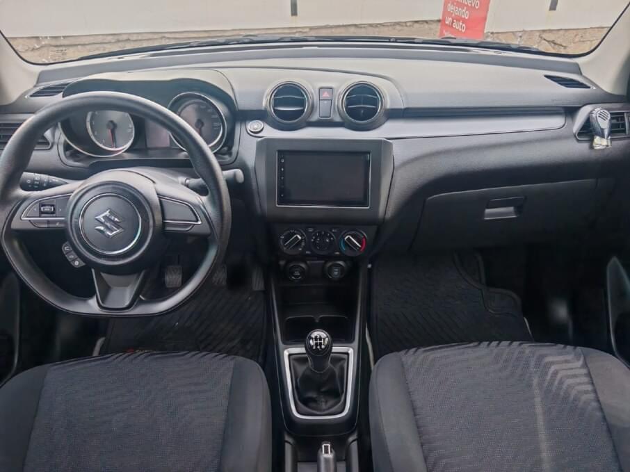 SUZUKI SWIFT 2023 990 Kms.