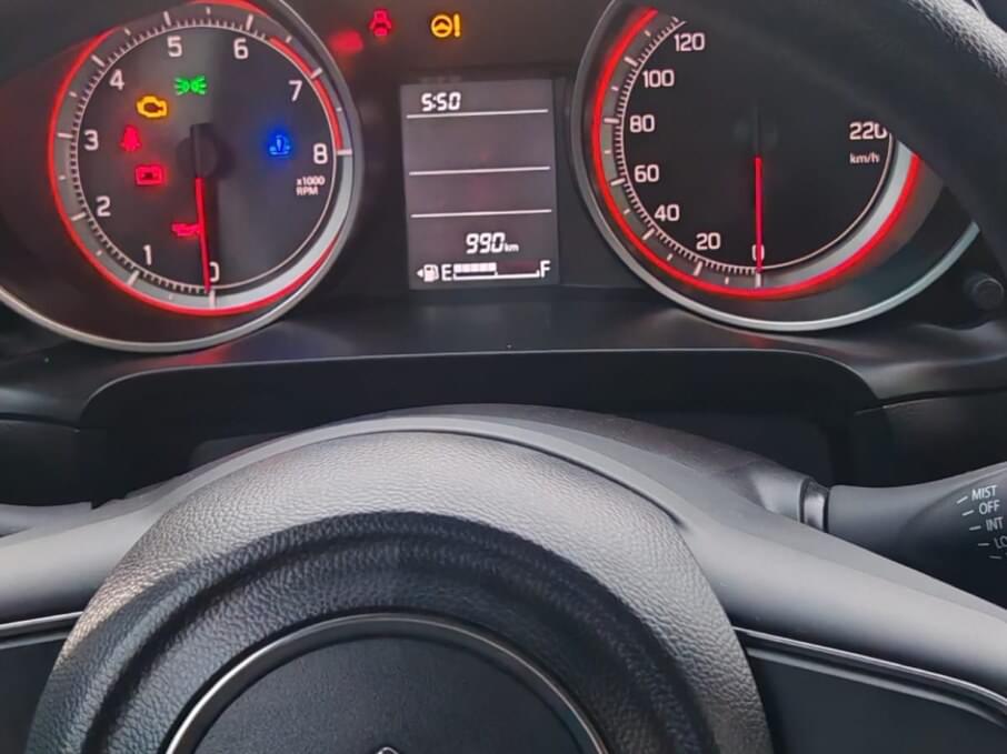 SUZUKI SWIFT 2023 990 Kms.
