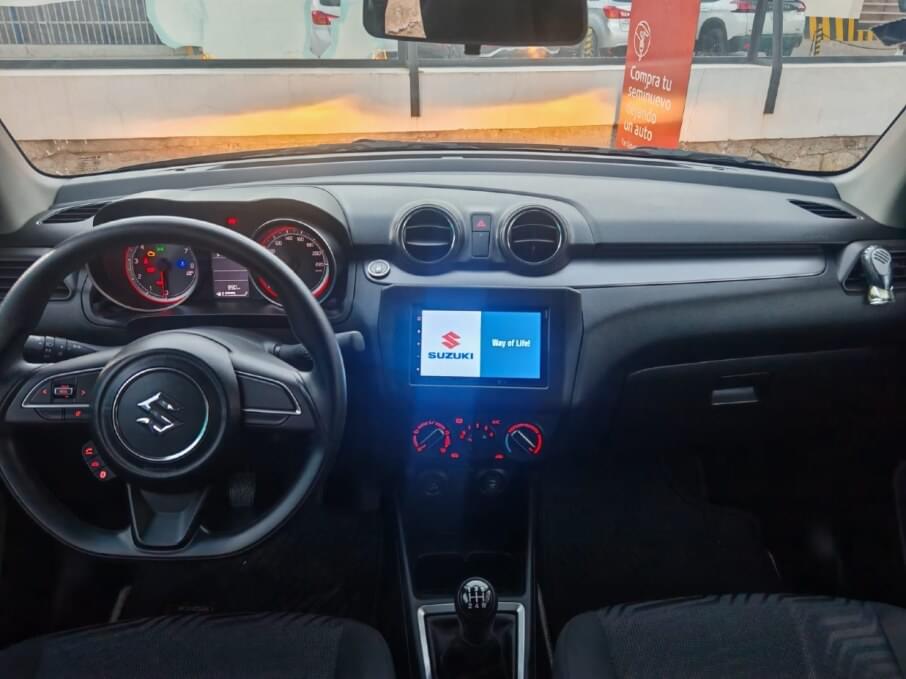 SUZUKI SWIFT 2023 990 Kms.