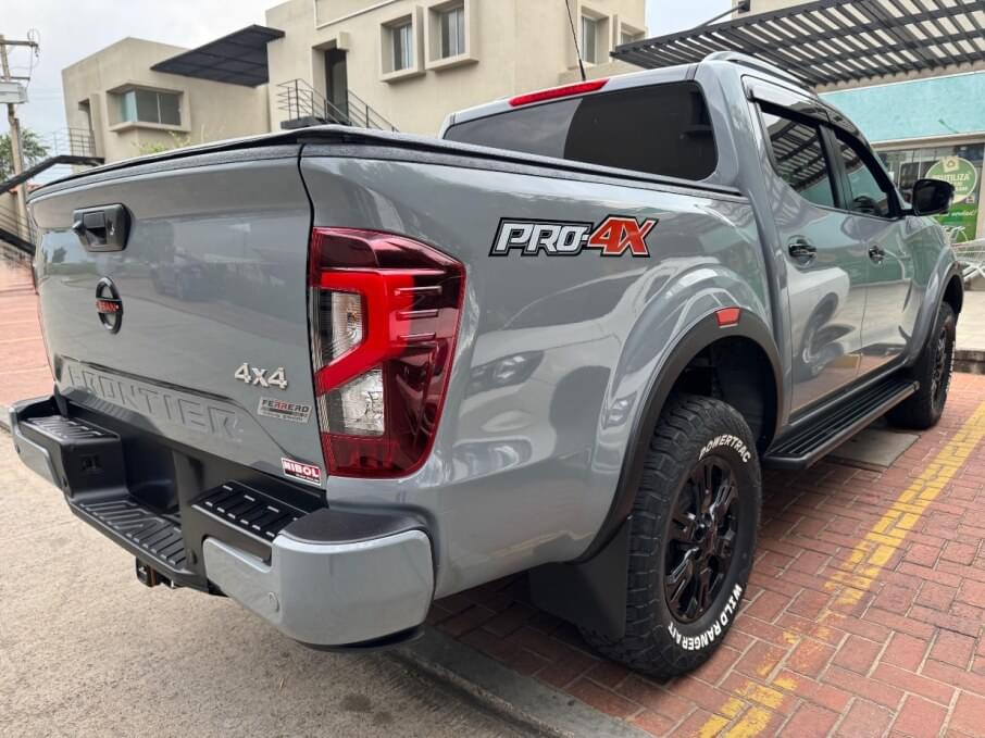 NISSAN FRONTIER 2023 38.000 Kms.