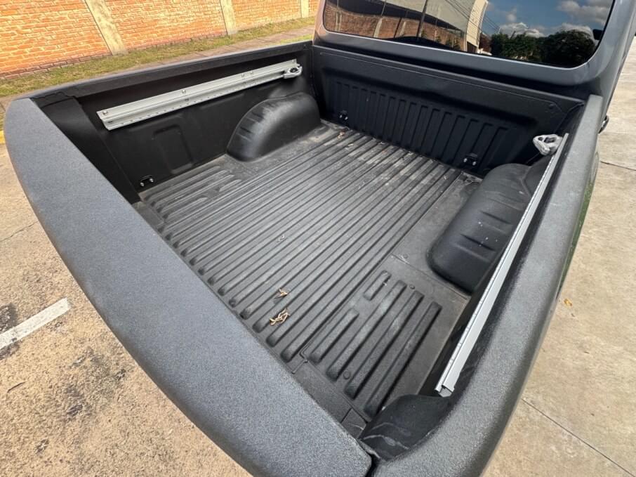 NISSAN FRONTIER 2024 21.000 Kms.