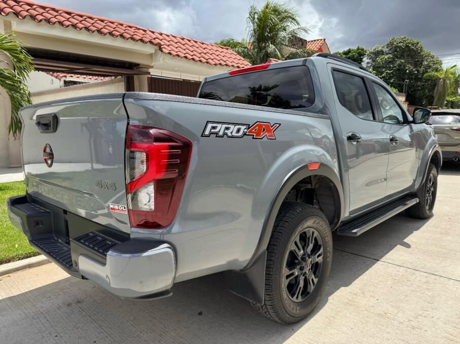 NISSAN FRONTIER 2024 7.000 Kms.