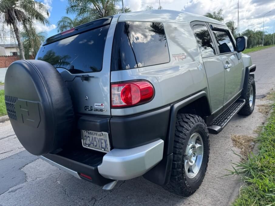 TOYOTA FJ CRUISER 2009 91.000 Kms.