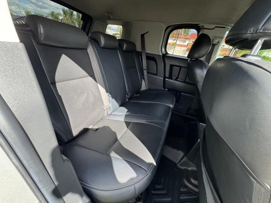 TOYOTA FJ CRUISER 2009 91.000 Kms.