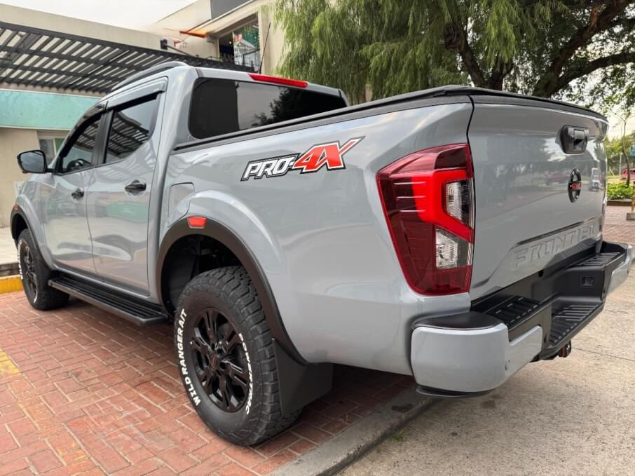 NISSAN FRONTIER 2023 38.000 Kms.