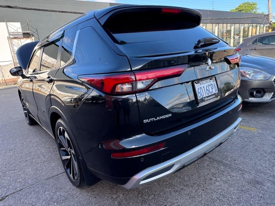 MITSUBISHI OUTLANDER 2023 31.000 Kms.