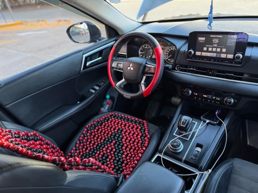 MITSUBISHI OUTLANDER 2023 31.000 Kms.